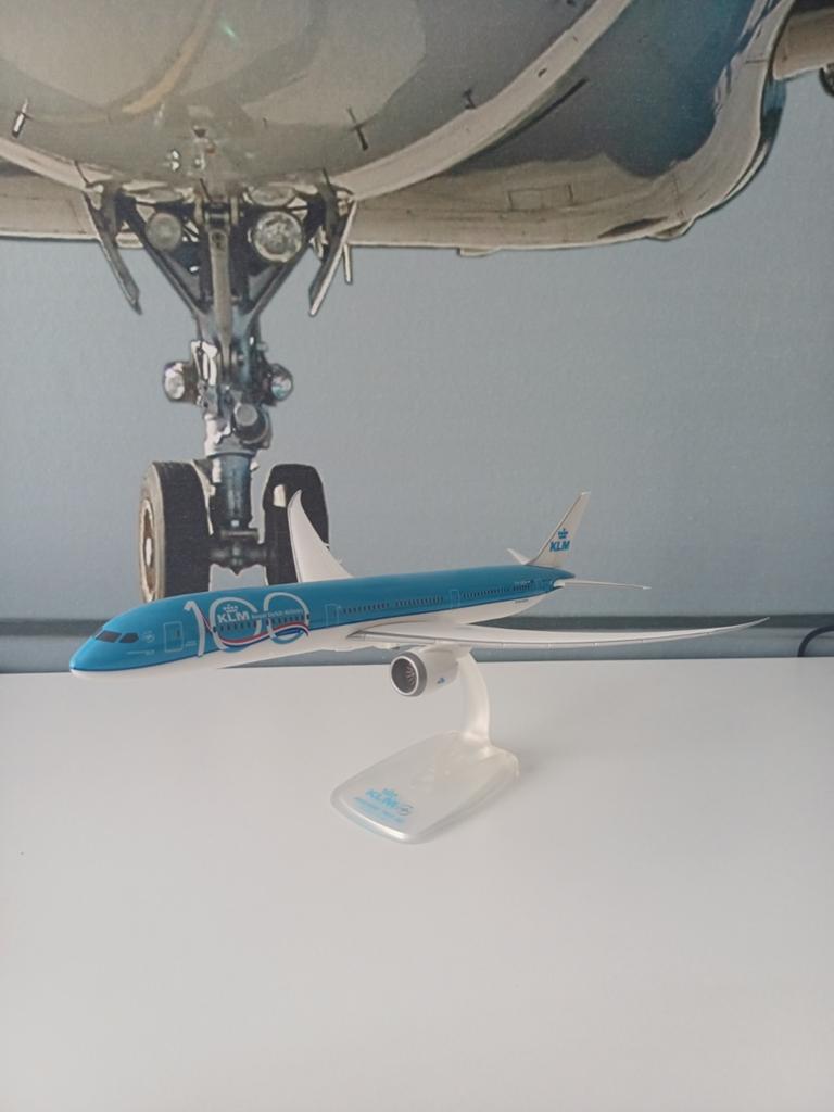 KLM Boeing 787-10, Hobby en Vrije tijd, Modelbouw | Vliegtuigen en Helikopters, Zo goed als nieuw, Vliegtuig, 1:144 tot 1:200