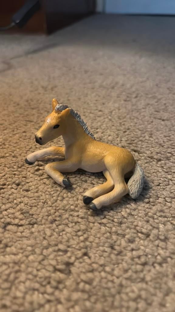 Liggend veulentje voor schleich, Verzenden, Zo goed als nieuw