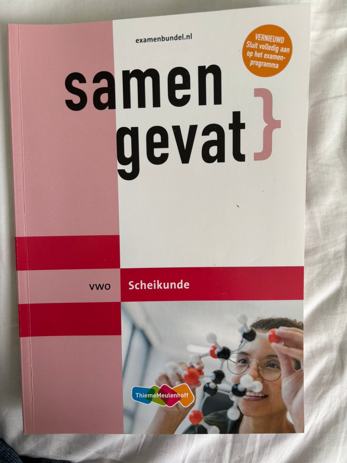 Examenbundel samengevat scheikunde, Boeken, Ophalen of Verzenden, Zo goed als nieuw, VWO, Scheikunde