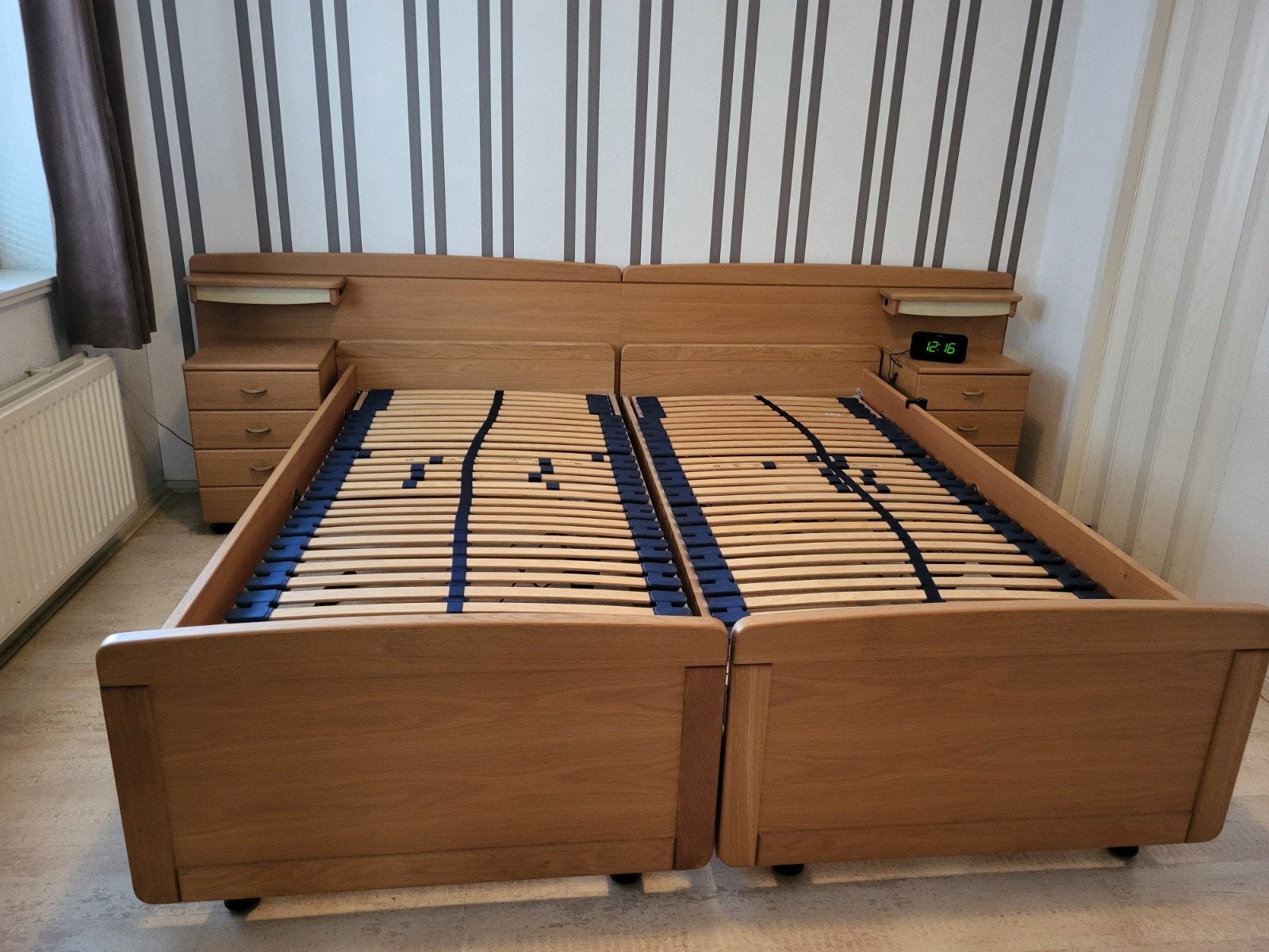 Senioren ledikant 90x200cm, elektrische lattenbodem, Ophalen, Bruin, Hout