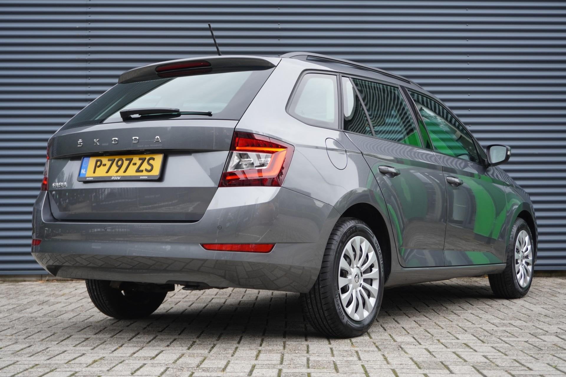 Skoda Fabia Combi 1.0 TSI 95pk Ambition | Navigatie | Smartl, Auto's, Voorwielaandrijving, 12 maanden, Stof, Gebruikt