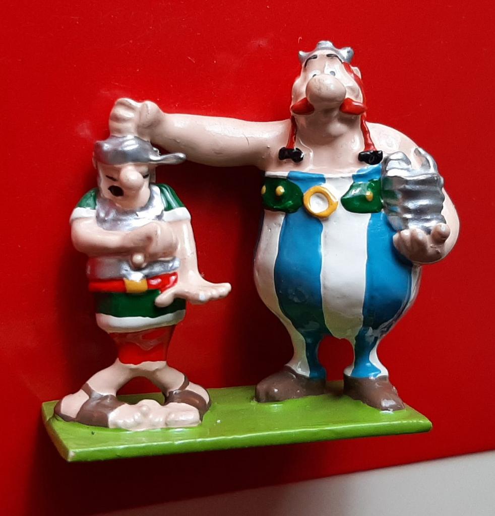 OBELIX EN DE ROMEIN PIXI MINI PARIS, Verzamelen, Ophalen of Verzenden, Asterix en Obelix, Nieuw, Beeldje of Figuurtje