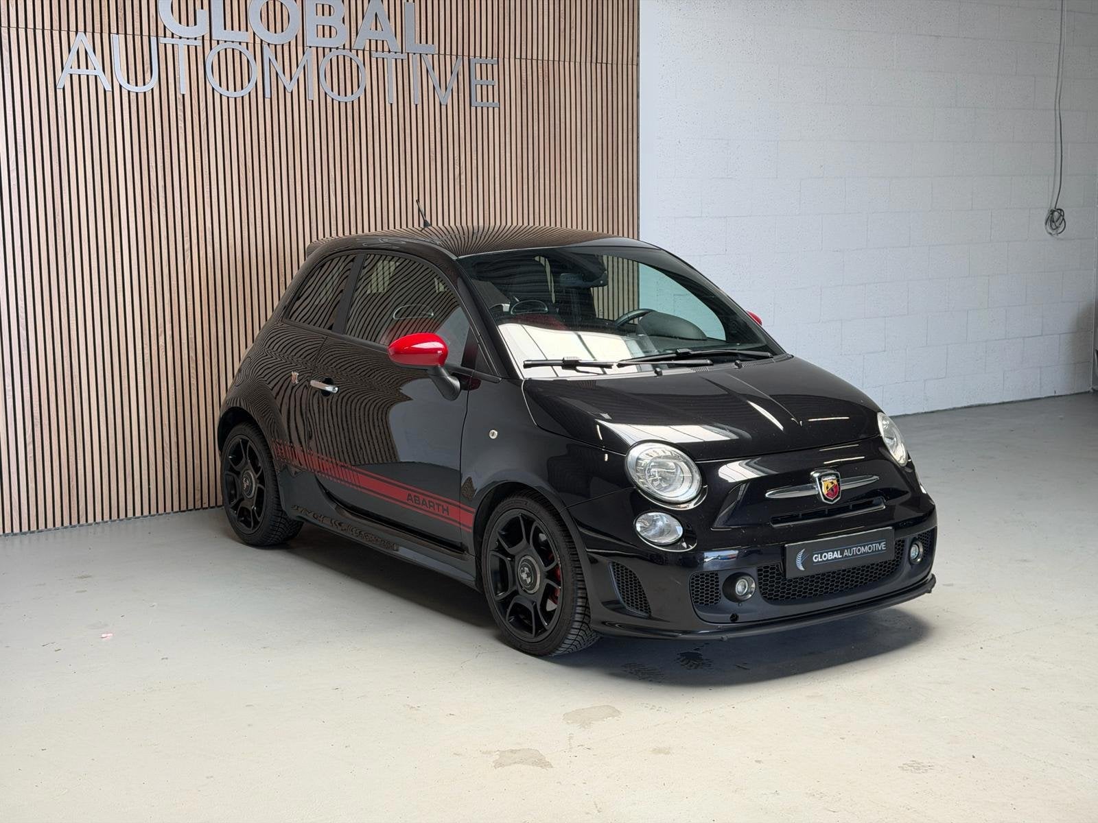 Abarth 500 1.4-16V - ESSEESSE - MONZA - LEDER - NW DISTRIBUT, Auto's, Voorwielaandrijving, Euro 5, 4 cilinders, Zwart