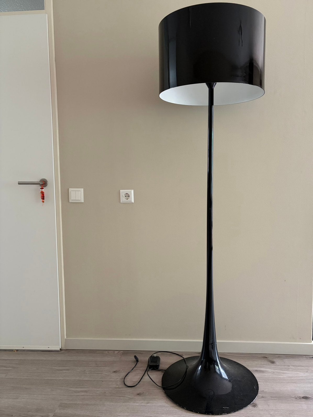 Flos Spun Light F vloerlamp - design - hoogglans zwart, Ophalen, Gebruikt, 150 tot 200 cm