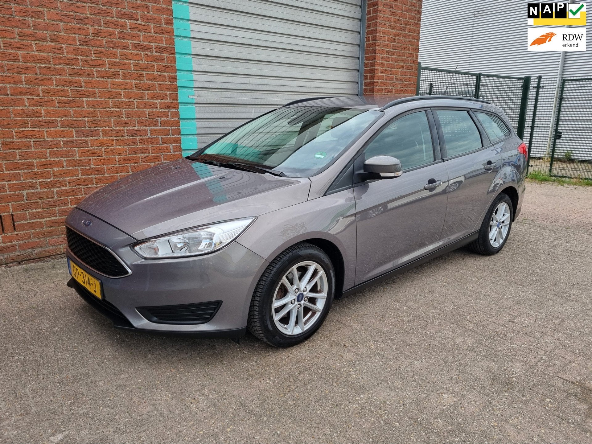 Ford Focus Wagon 1.0 Trend Edition Clima Bj:2015 NAP!, Auto's, Ford, 101 pk, Gebruikt, Euro 6, Bruin