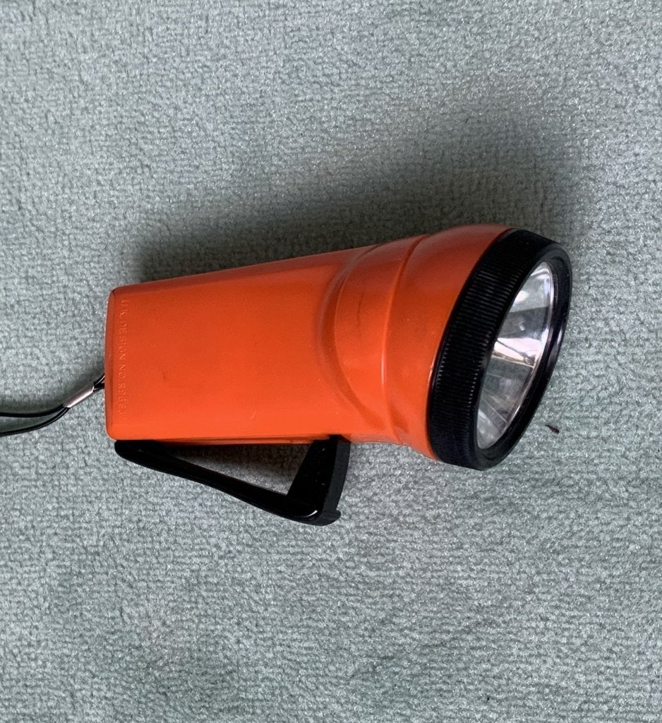 KNIJPKAT Vintage jaren 50 | zaklamp | Ideaal in NOODPAKKET, Antiek en Kunst, Ophalen of Verzenden
