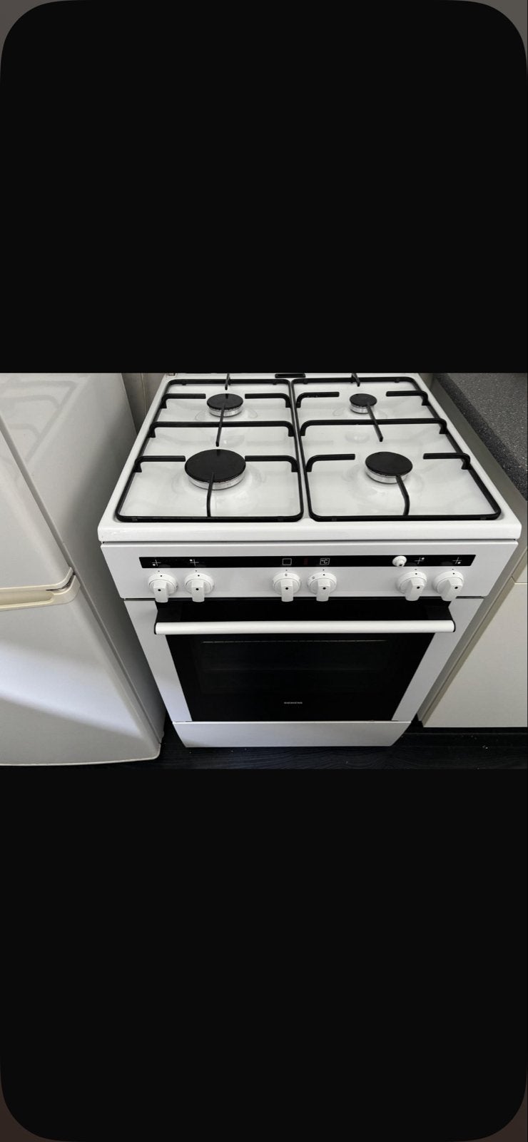 Vrijstaand gasfornuis met oven - zo goed als nieuw, Witgoed en Apparatuur, Grill, Zo goed als nieuw, Energieklasse A of zuiniger