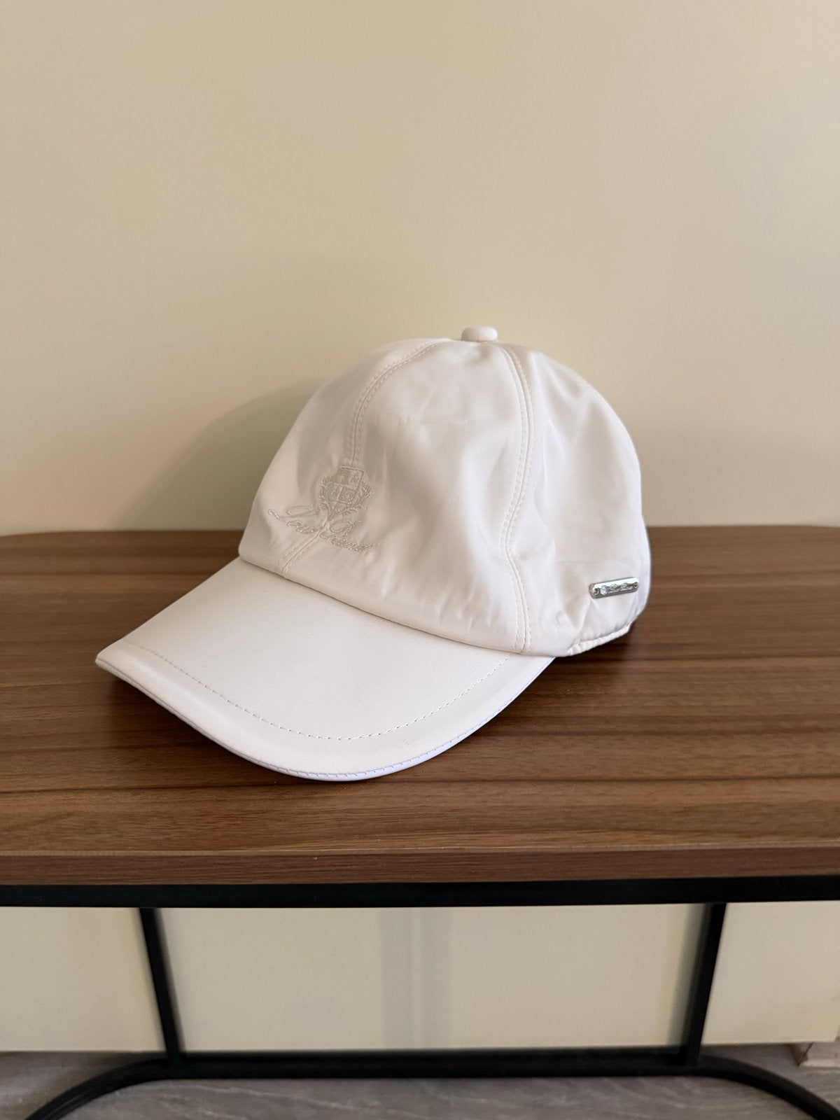 Nieuwe Loro Piana Storm System Pet - Wit, Ophalen of Verzenden, Nieuw, One size fits all, Pet