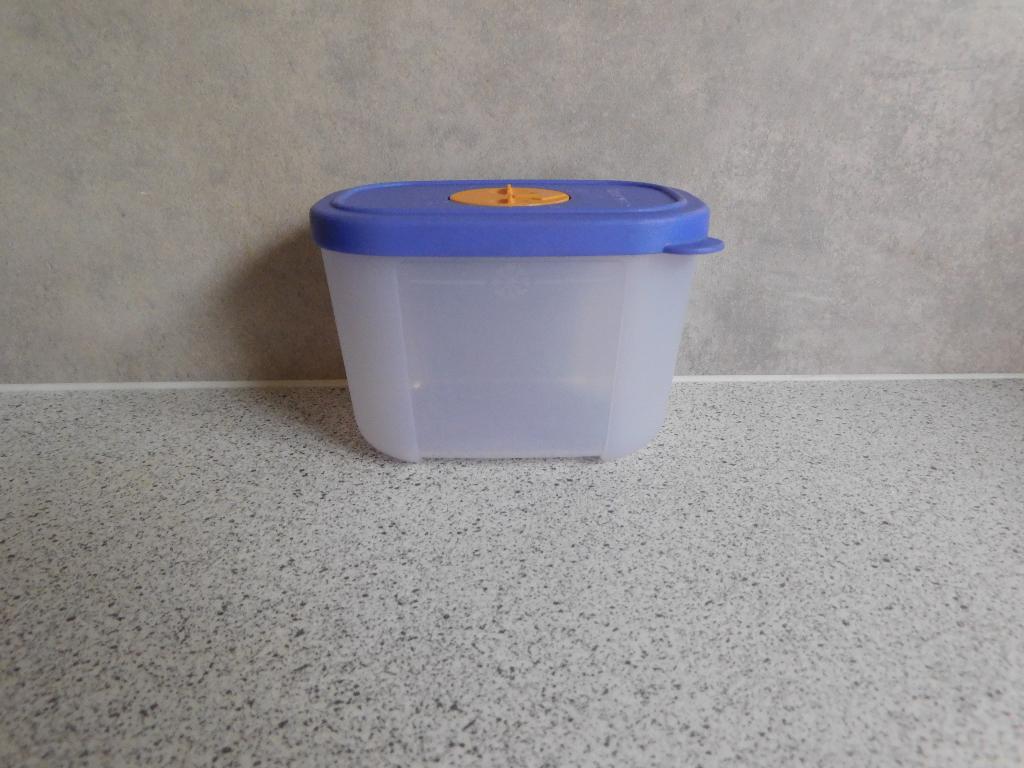 Tupperware Diepvries Box 300 ml. Paars, Ophalen of Verzenden, Zo goed als nieuw, Paars, Overige typen