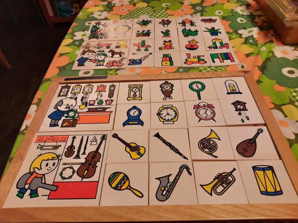 Sorteer spel vintage  houten frame met plastic plaatjes, Ophalen of Verzenden