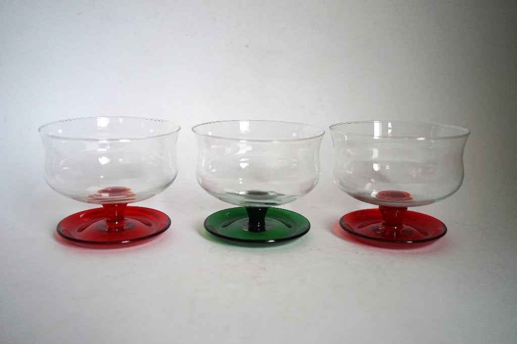 Vintage glazen ijscoupe 3x rood groen helder glas ijsschaal, Glas of Glazen, Overige merken, Vintage, Ophalen of Verzenden