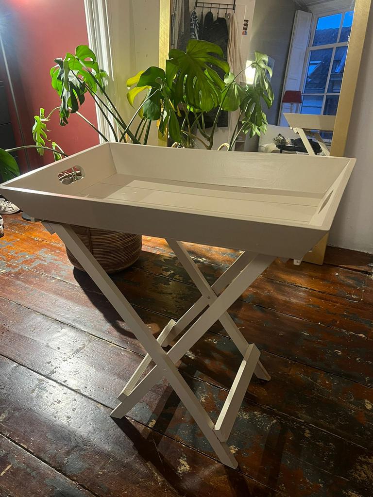 Witte houten dienbladtafel - inklapbaar, Huis en Inrichting, Woonaccessoires | Dienbladen, Ophalen, Gebruikt, Rechthoekig, Hout