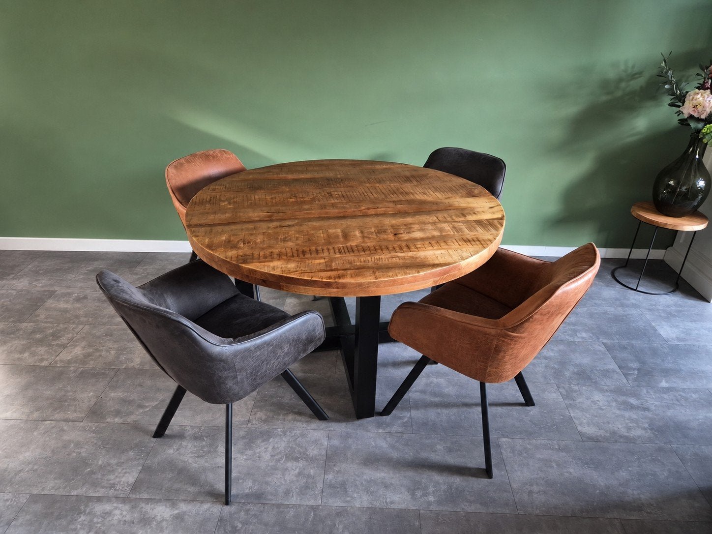 Ronde eettafel met 4 stoelen, Ophalen, Gebruikt, Industrieel, 4 tot 6 stoelen
