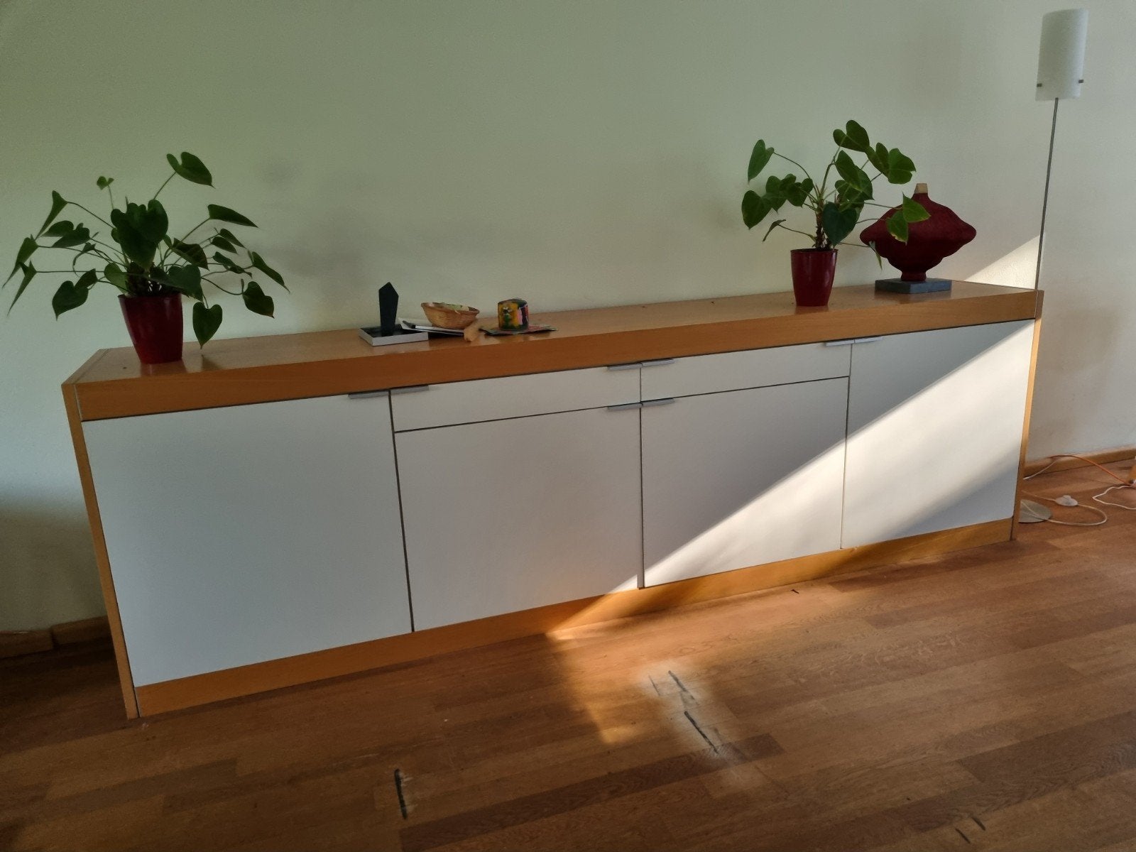 Pastoe dressoir - 261 cm breed, 81 cm hoog, 45 cm diep, Huis en Inrichting, Kasten | Dressoirs, Overige houtsoorten, Met deur(en)