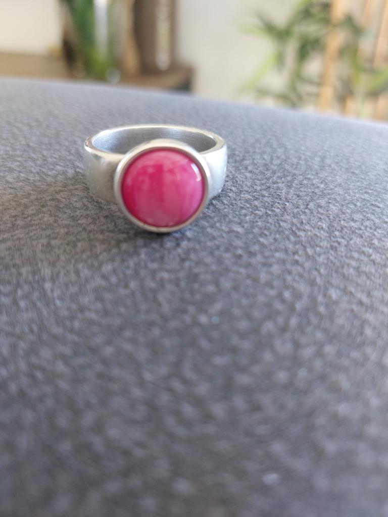 Zgan ring van QOSS. Maat 21. Zilver, 20 of groter, Ophalen of Verzenden, Zo goed als nieuw, Dame