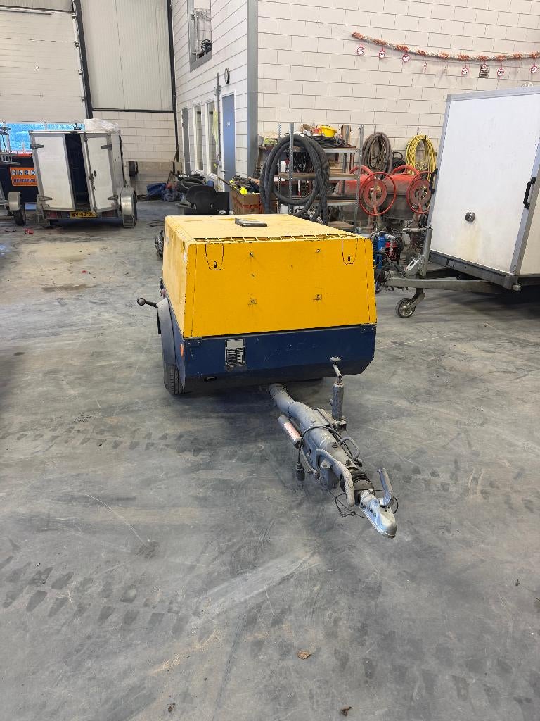 compressor, Doe-het-zelf en Verbouw, Compressors, Ophalen, Gebruikt, 6 tot 10 bar, Minder dan 200 liter/min