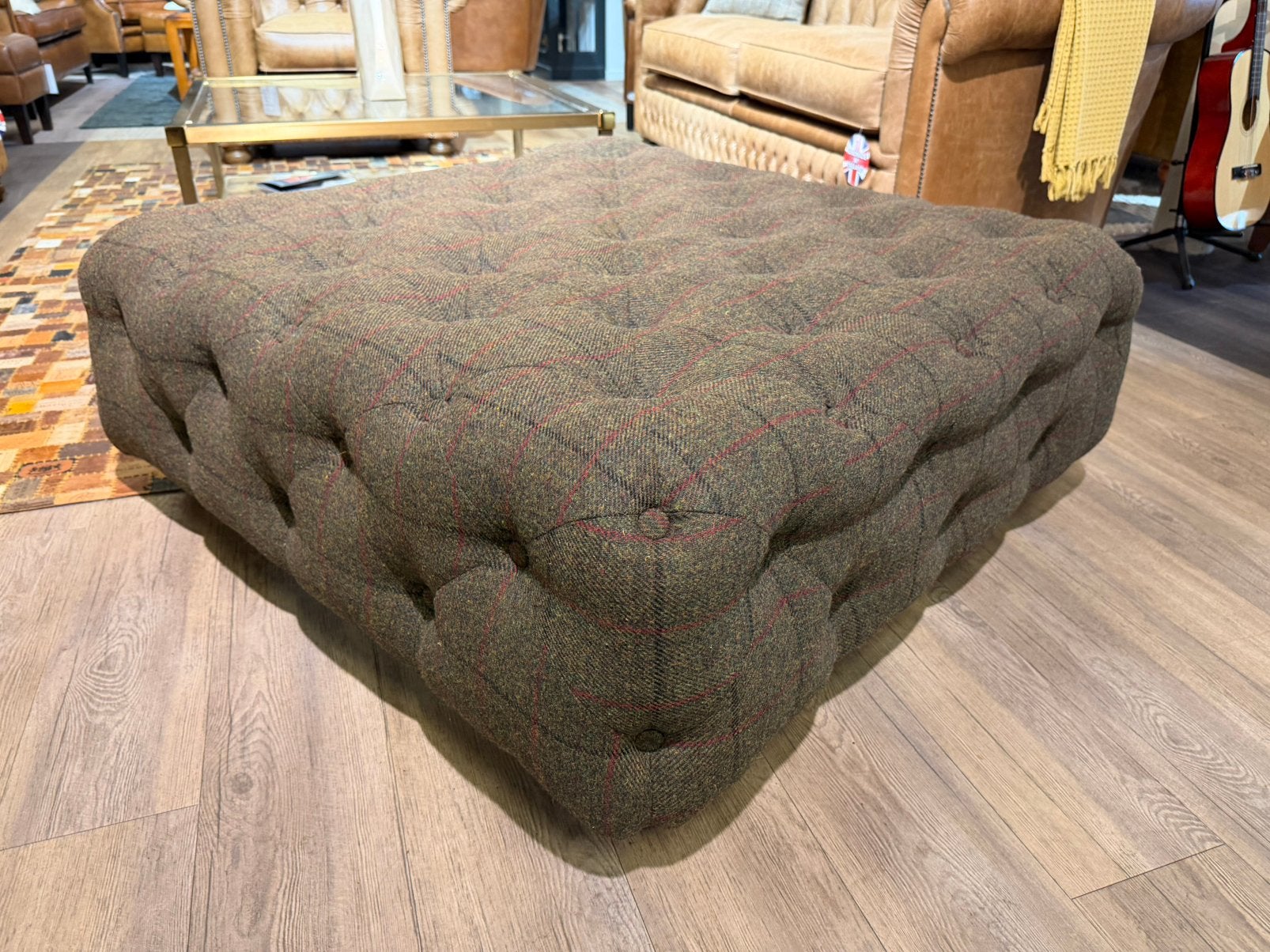 Harris Tweed CHESTERFIELD VOETENBANK HOCKER – SHOWROOMMODEL, Ophalen of Verzenden, Nieuw, Rechthoekig