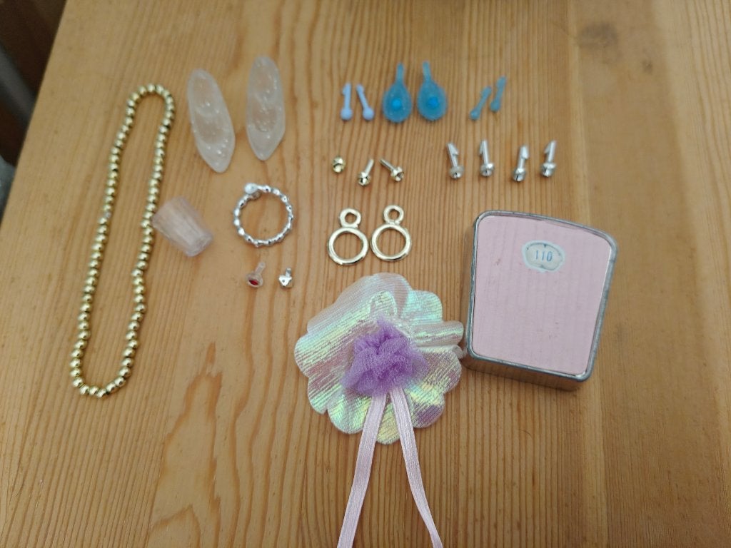 Barbie vintage accessoires ring oorbellen schoenen ketting, Verzamelen, Ophalen of Verzenden, Zo goed als nieuw, Accessoires