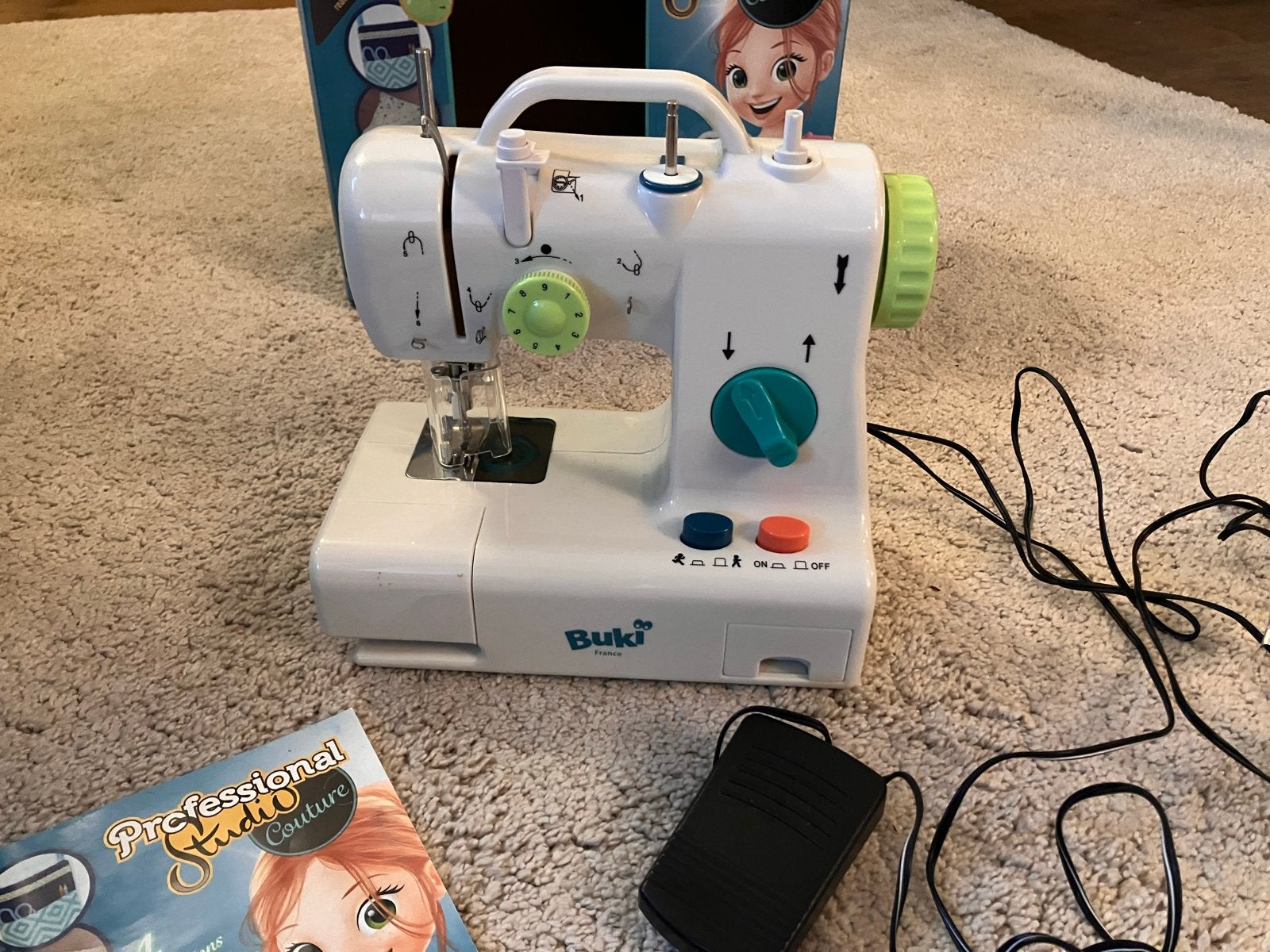 Buki France Professional Studio Couture Naaimachine, Ophalen of Verzenden, Zo goed als nieuw, Naaimachine, Overige merken