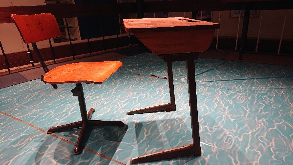 Vintage schoolbureau met stoel – industrieel design, Antiek en Kunst, Ophalen