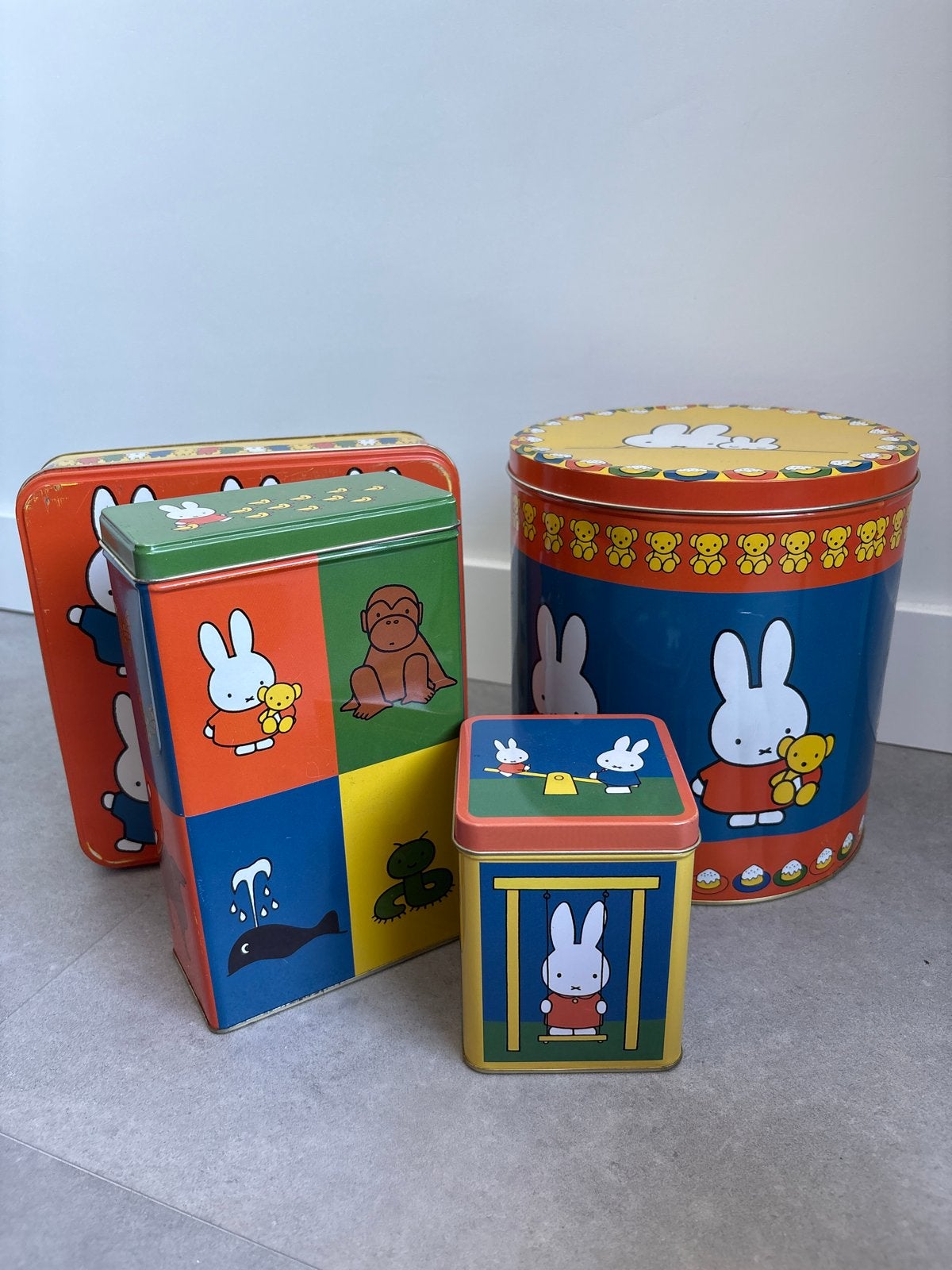 Vintage Nijntje - Miffy blikken set - 4 stuks, Verzamelen, Blikken, Ophalen of Verzenden, Gebruikt, Overige, Overige merken