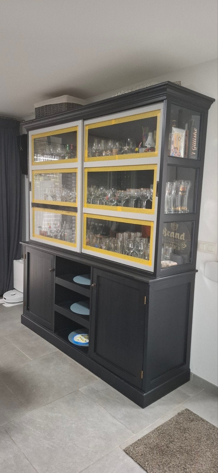 buffetkast zwart met schuifdeuren, Huis en Inrichting, Modern klassiek, Overige houtsoorten, Ophalen of Verzenden, 200 cm of meer