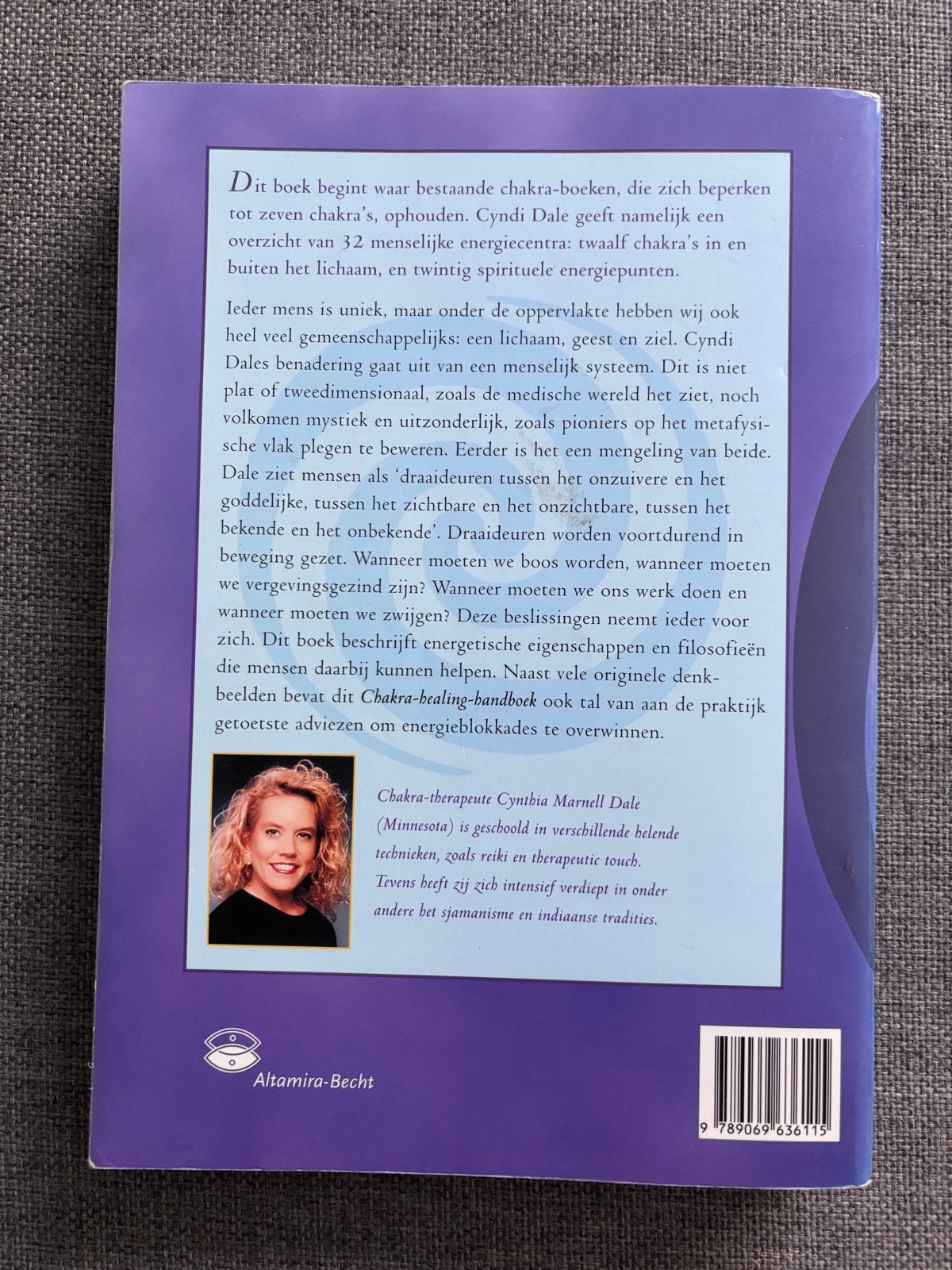 Chakra-healing handboek: De 32 energiecentra in kaart gebrac, Boeken, Ophalen of Verzenden, Zo goed als nieuw, Spiritualiteit algemeen