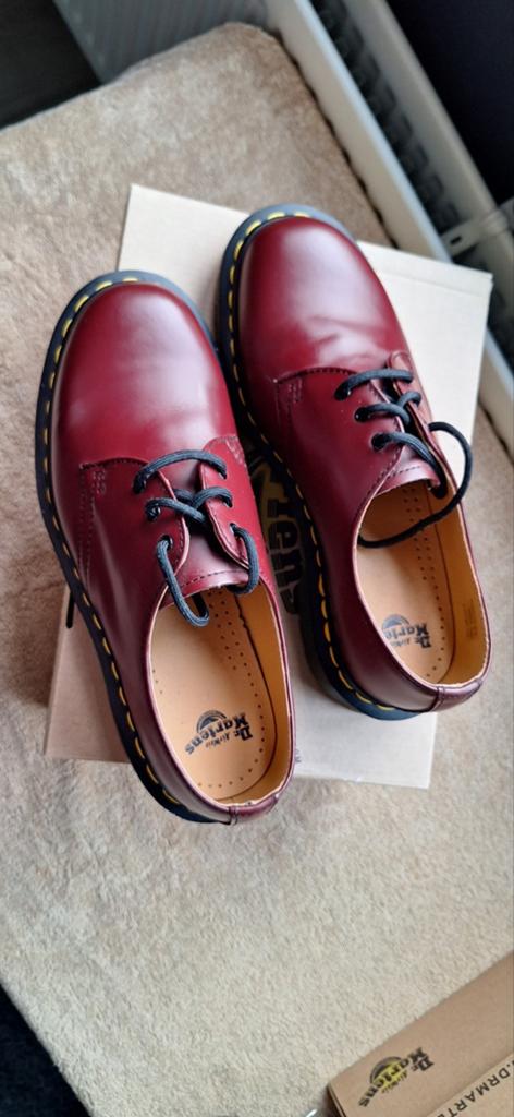 Dr Martens 1461 lage rode schoenen - slechts 2x gedragen, Schoenen met lage hakken, Ophalen of Verzenden, Zo goed als nieuw, Dr Martens