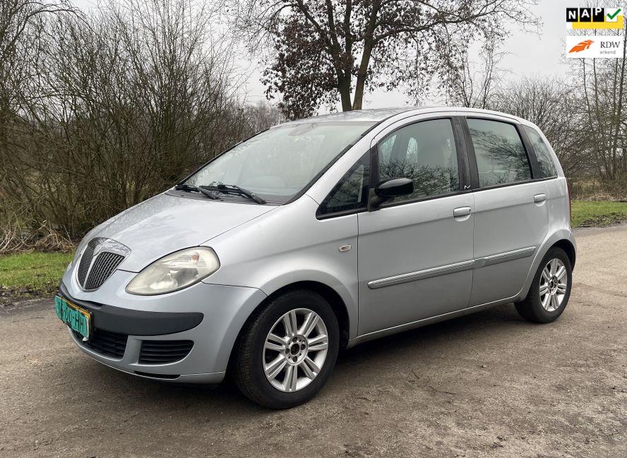 Lancia Musa 1.4-16V APK november 2026 Inruil is mogelijk, Voorwielaandrijving, 15 km/l, Gebruikt, 400 kg