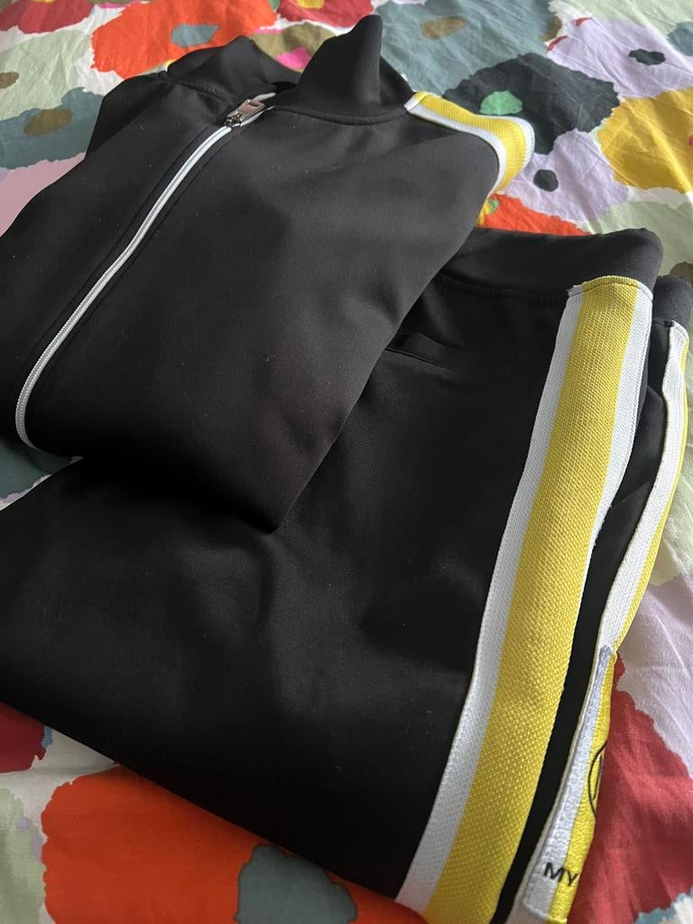 Mooie trainingspak van het merk my brand te koop., Verzenden, Zo goed als nieuw, Zwart