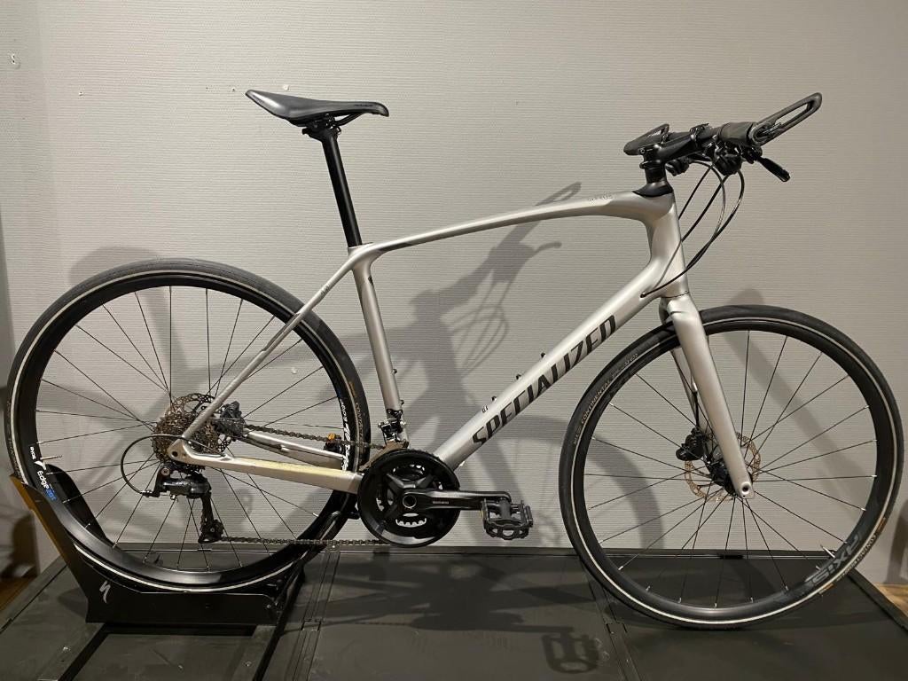 Specialized Sirrus 4.0 2021 – Maat L – Lichtgewicht hybride, Fietsen en Brommers, Gebruikt, Versnellingen, 53 tot 57 cm, Ophalen