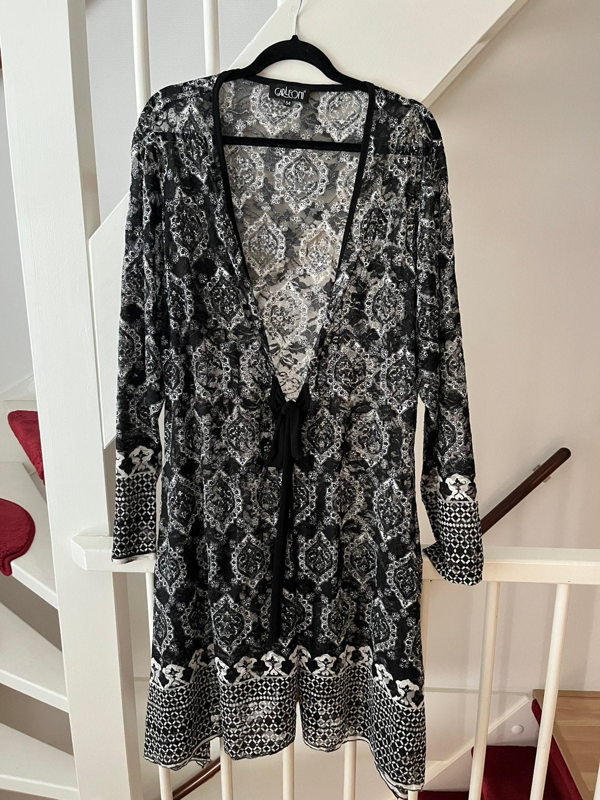 Carleoni vest 52/54, Kleding | Dames, Verzenden, Zo goed als nieuw, Zwart, Trui of Vest
