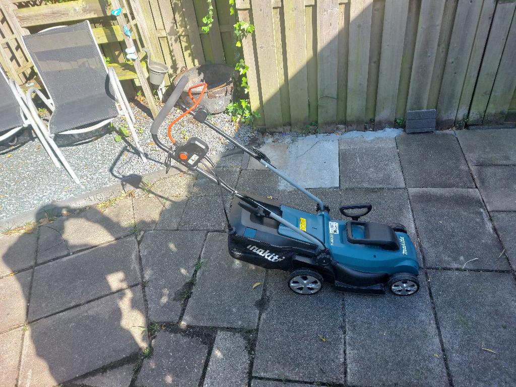 Grasmaaier 230 volt weinig gebruikt, Ophalen, Gebruikt, Elektrische grasmaaier, Opvangbak