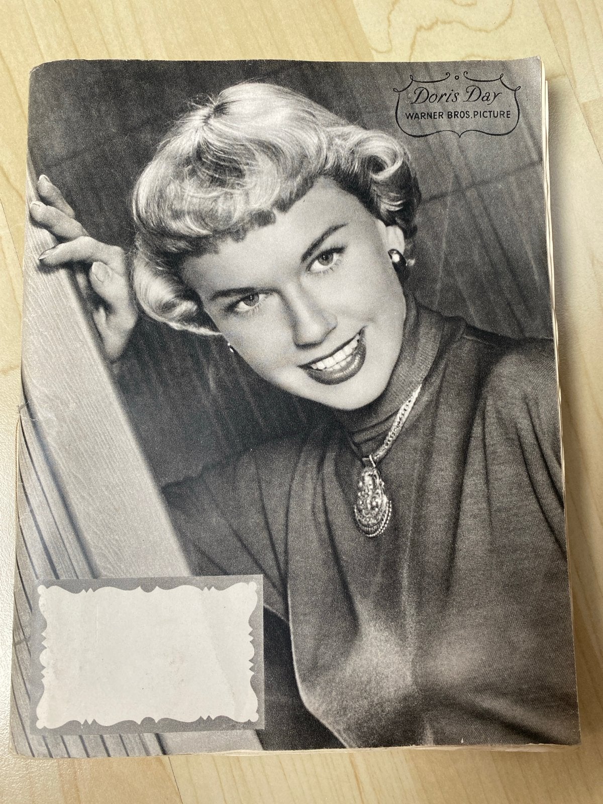 Doris Day Warner Bros. Div fotos (Jaren '50), Verzamelen, Gebruikt, Foto, Ophalen of Verzenden, 1940 tot 1960
