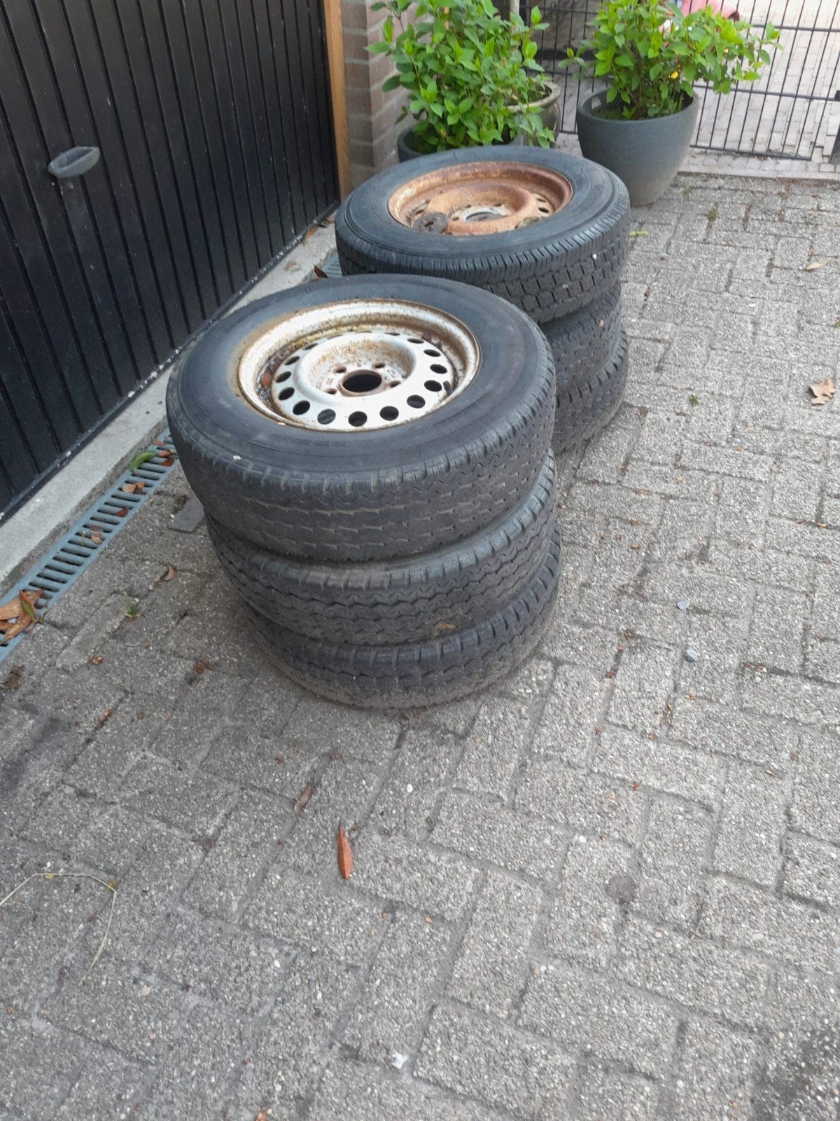 6 banden voor een aanhanger, Ophalen, Gebruikt