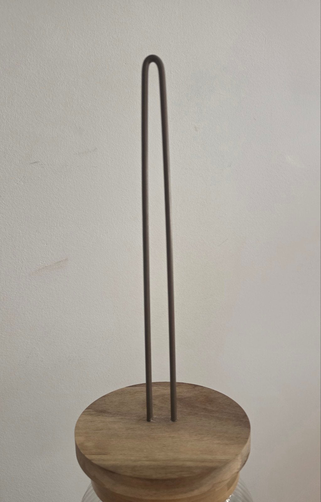 Glazen pot met houten deksel en metalen handvat, Ophalen, Zo goed als nieuw