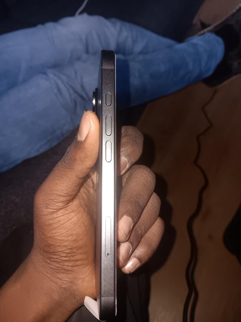 iPhone 17 zwart 128 GB - gloednieuw, Telecommunicatie, Mobiele telefoons | Apple iPhone, 128 GB, IPhone 12 Mini, Zwart, Ophalen of Verzenden