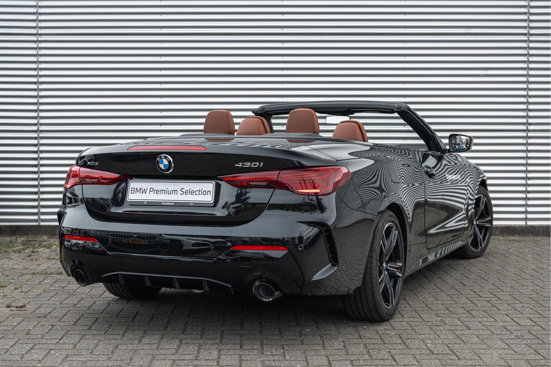 BMW 4 Serie Cabrio 430i xDrive High Executive M Sport Automa, Auto's, Automaat, 1800 kg, 4 stoelen, Zwart