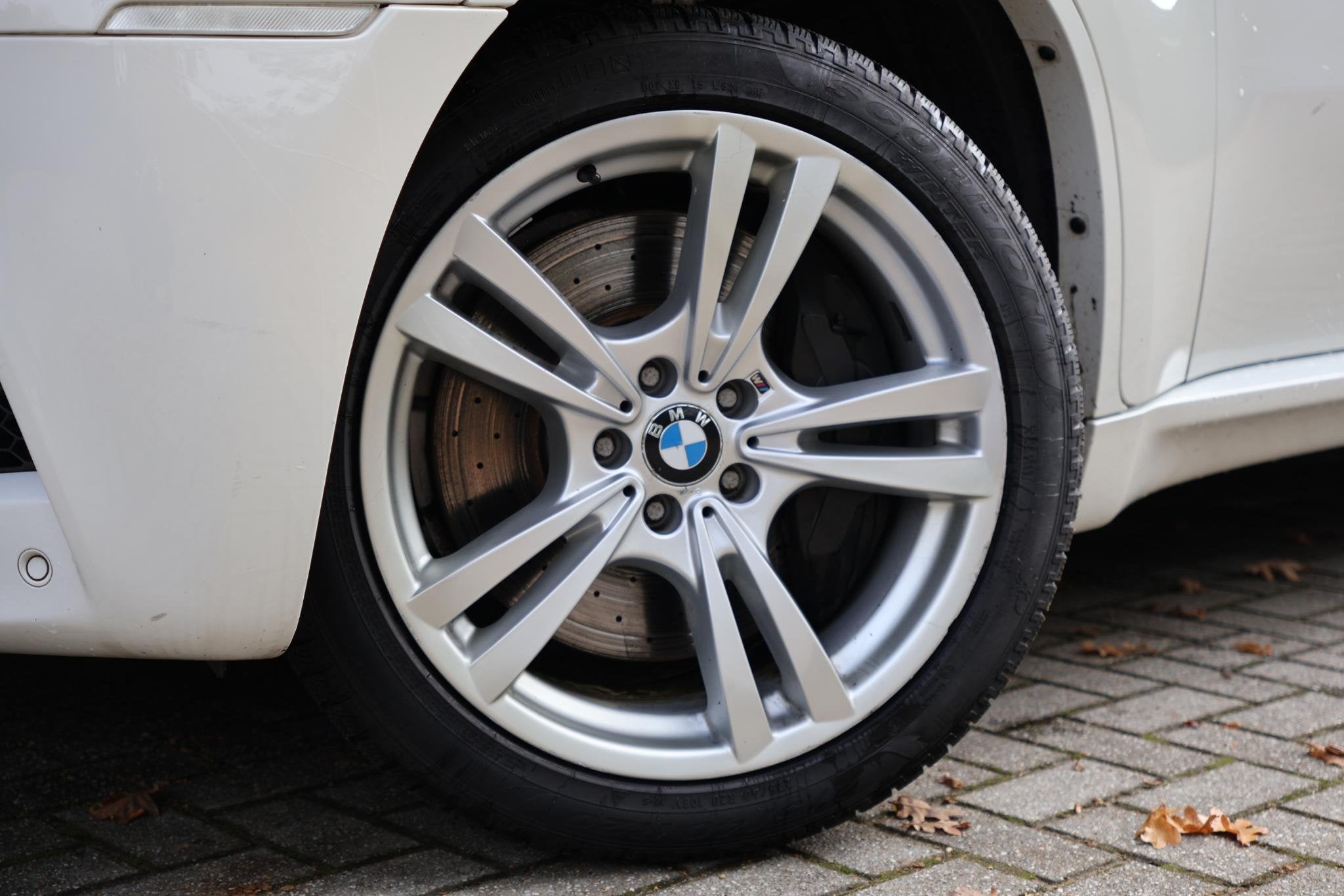 BMW X6 4.4i M Exportprijs € 16.950,-. Export, Glasdak elek, Automaat, Euro 5, Gebruikt, 3000 kg
