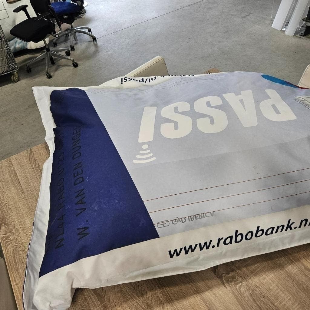 hele grote zitzak met opdruk / reclame opdruk RABO 170x135cm, Ophalen, Gebruikt