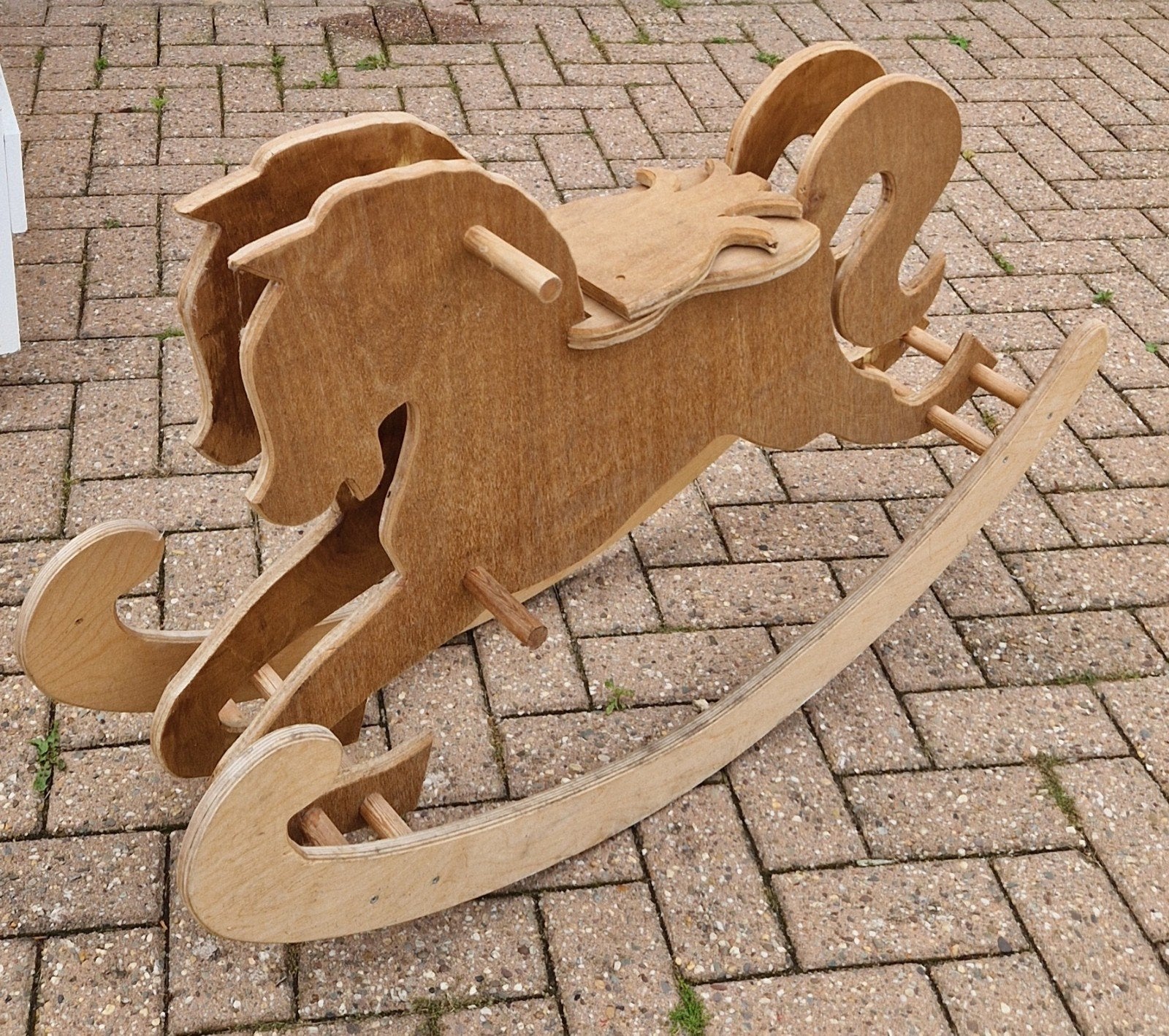Houten hobbelpaard - 70 cm hoog, 52 cm zithoogte, Kinderen en Baby's, Speelgoed | Houten speelgoed, Ophalen
