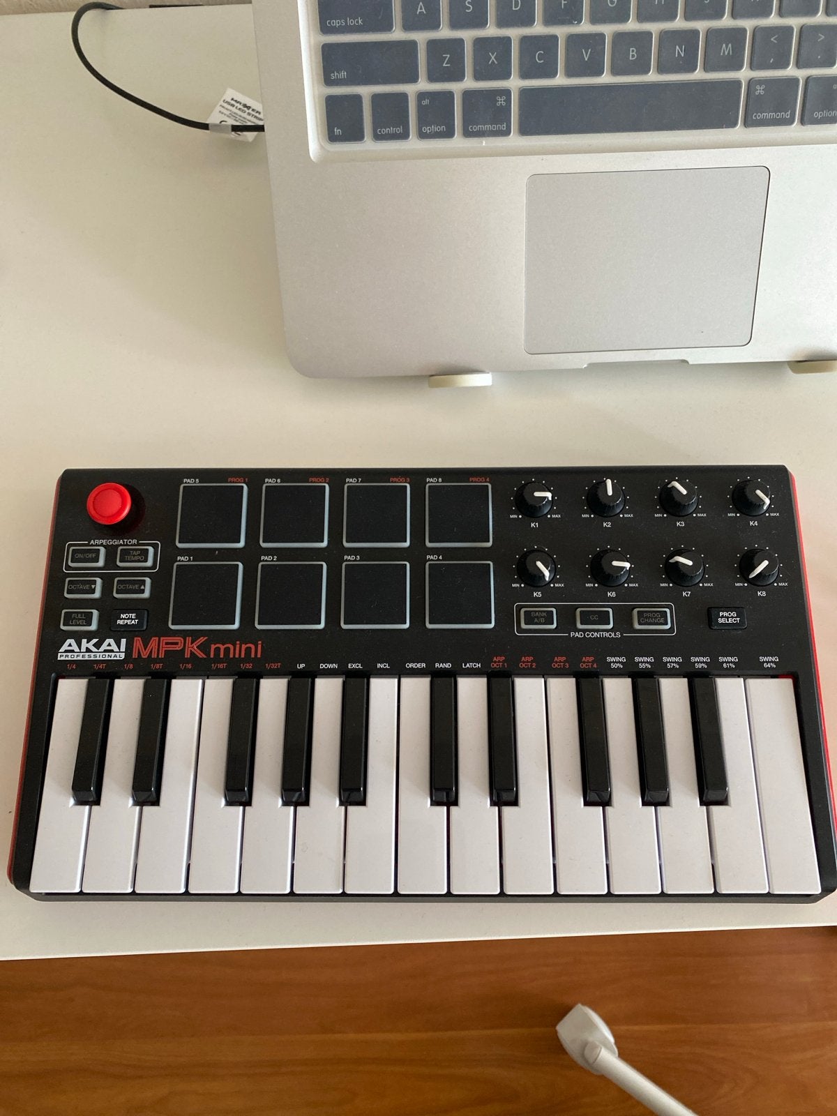 AKAI MPK Mini MIDI-keyboard - Compact en Draagbaar, Overige merken, Zo goed als nieuw, Aanslaggevoelig, Overige aantallen