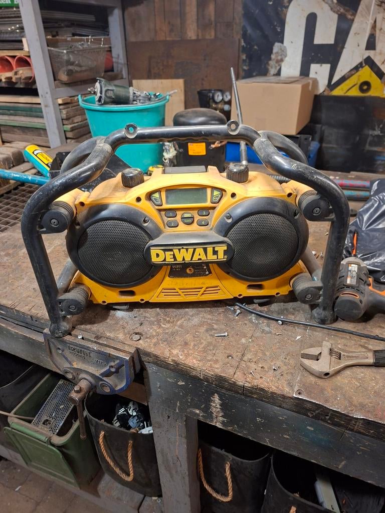 Bouwradio dewalt, Ophalen, Bouwradio