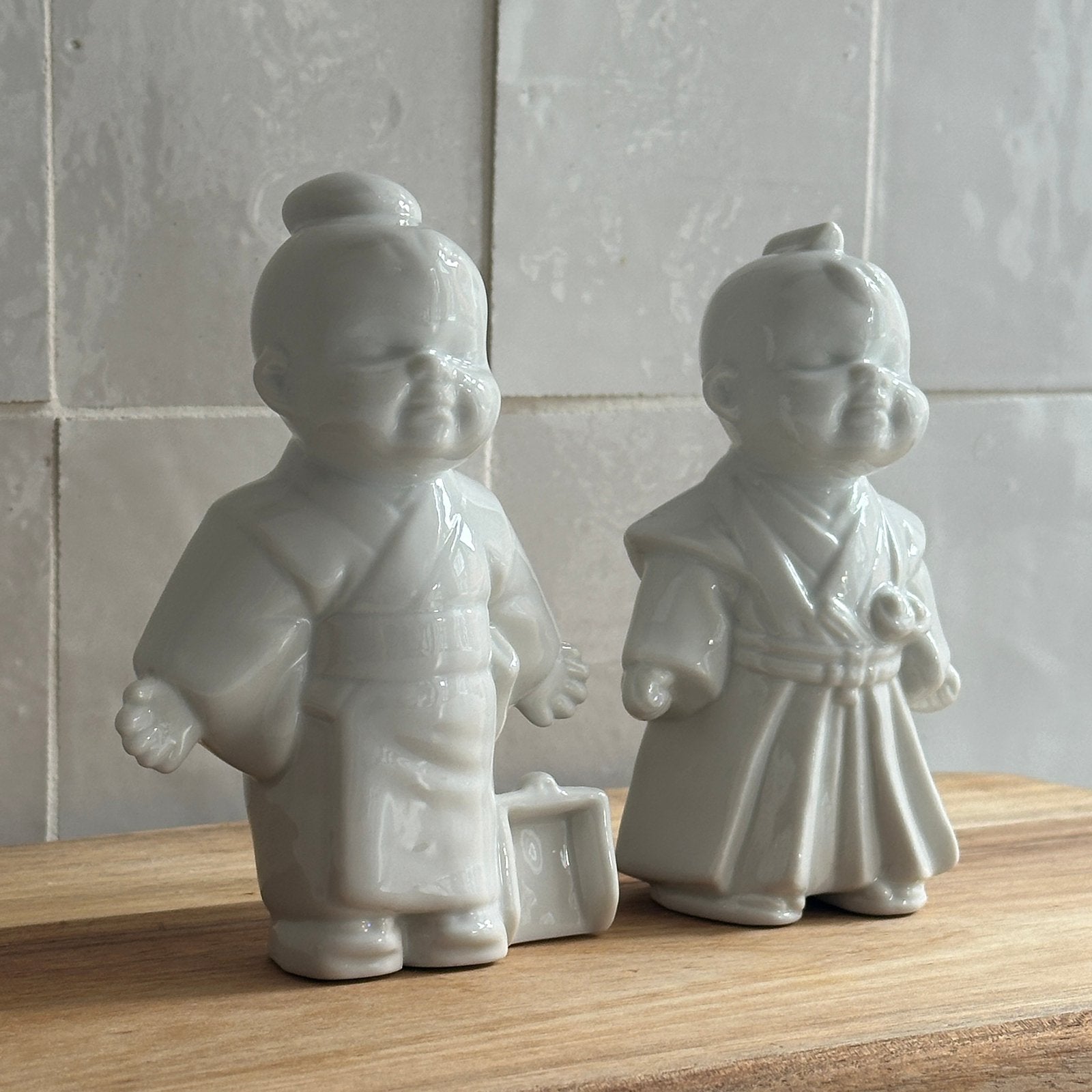 2 wit porseleinen japanse kind figuren, Ophalen of Verzenden