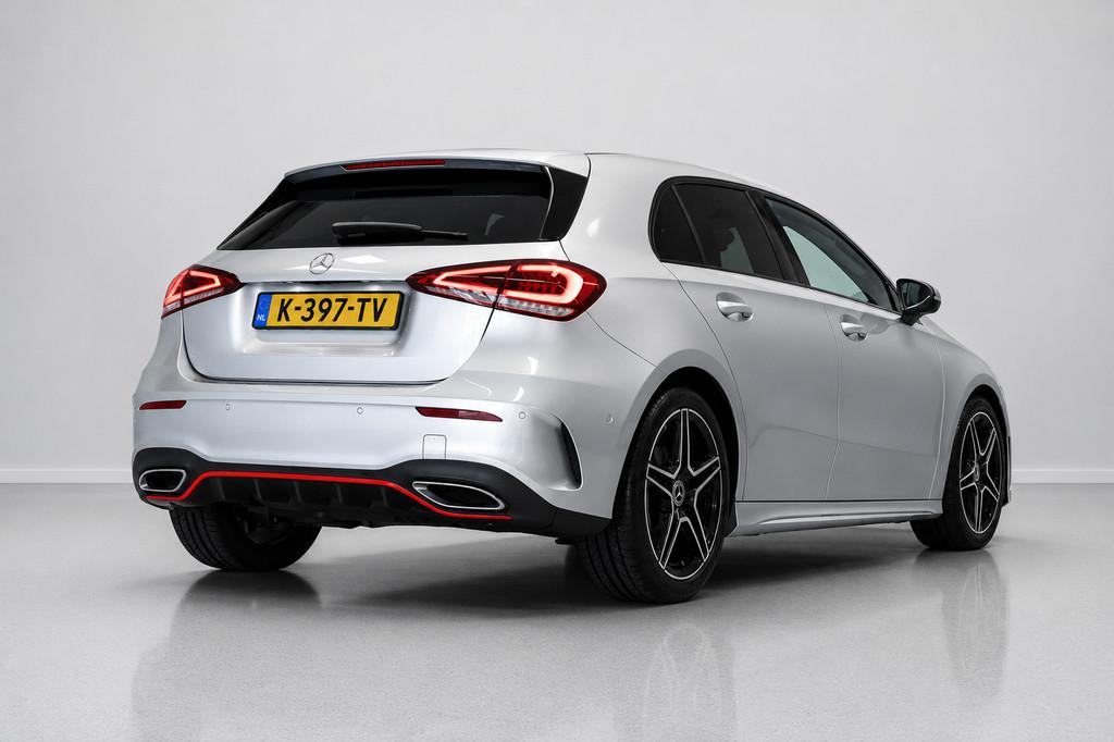 Mercedes-Benz A-klasse 180 Business Solution AMG Night Upgra, 136 pk, Gebruikt, 4 cilinders, Leder en Stof