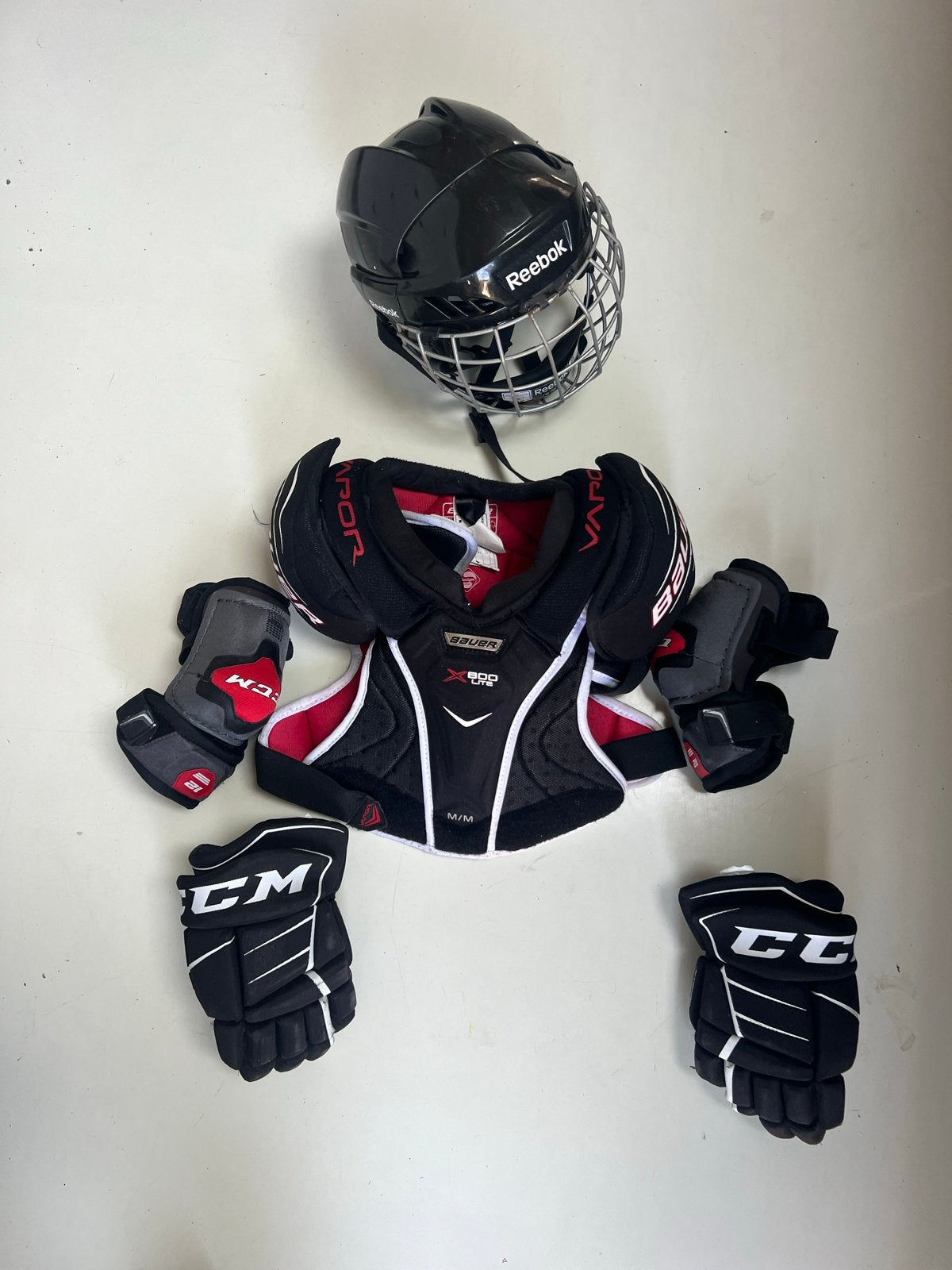IJshockey set kind: helm, schouderpads en handschoenen, Ophalen of Verzenden, Gebruikt