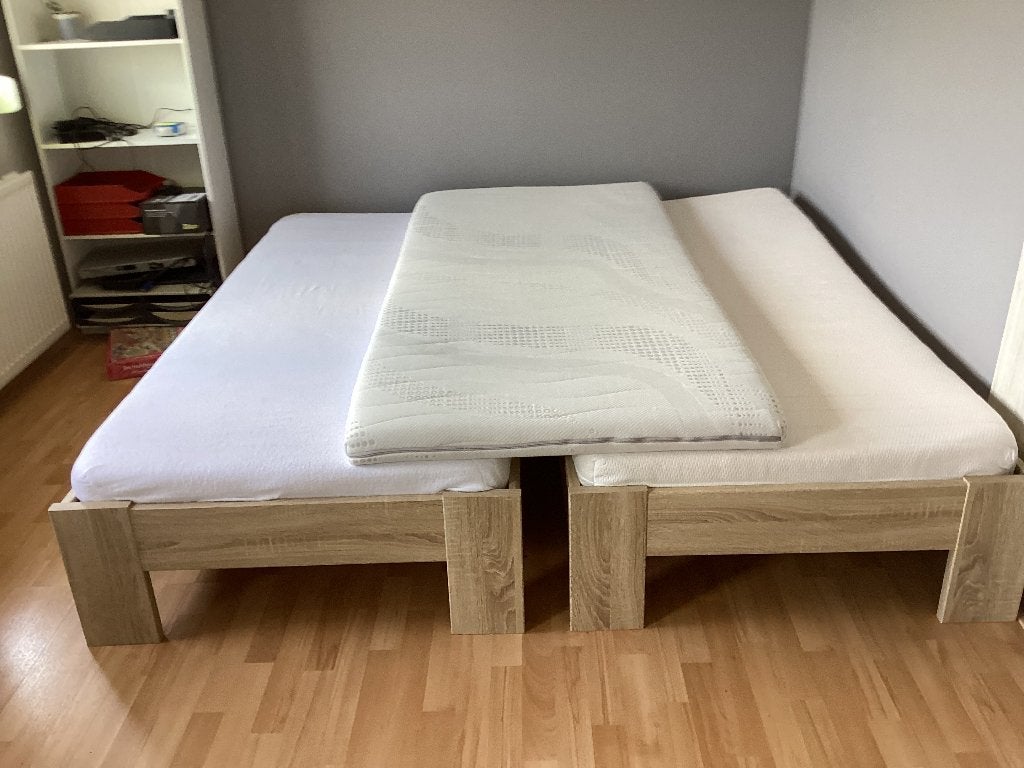 2  eenpersoons bedden, Ophalen, 90 cm, Zo goed als nieuw, 200 cm