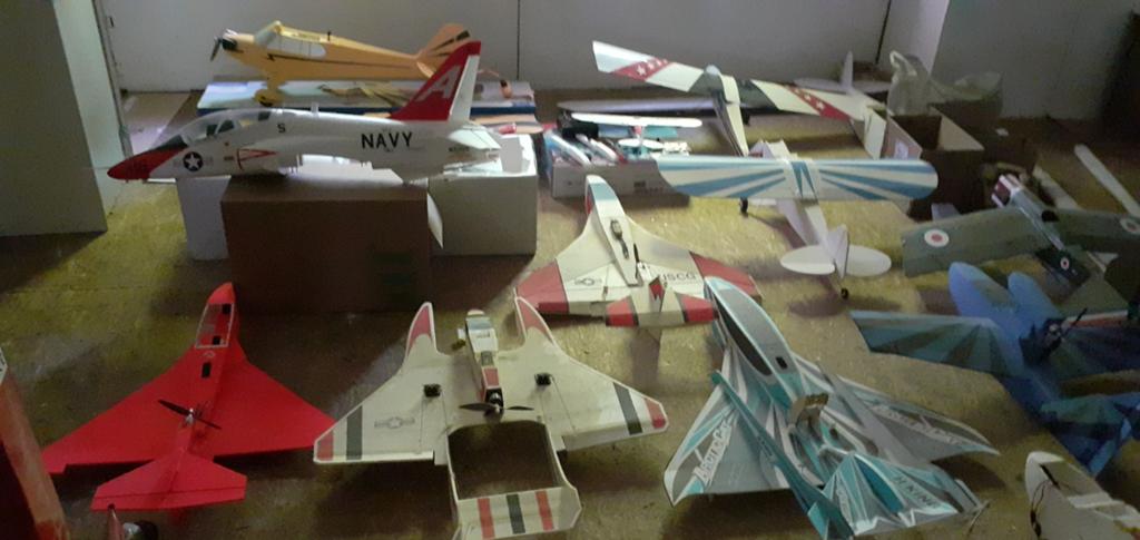 Meerdere RC Modelvliegtuigen +zender te koop., Ophalen, 1:72 tot 1:144, Overige merken
