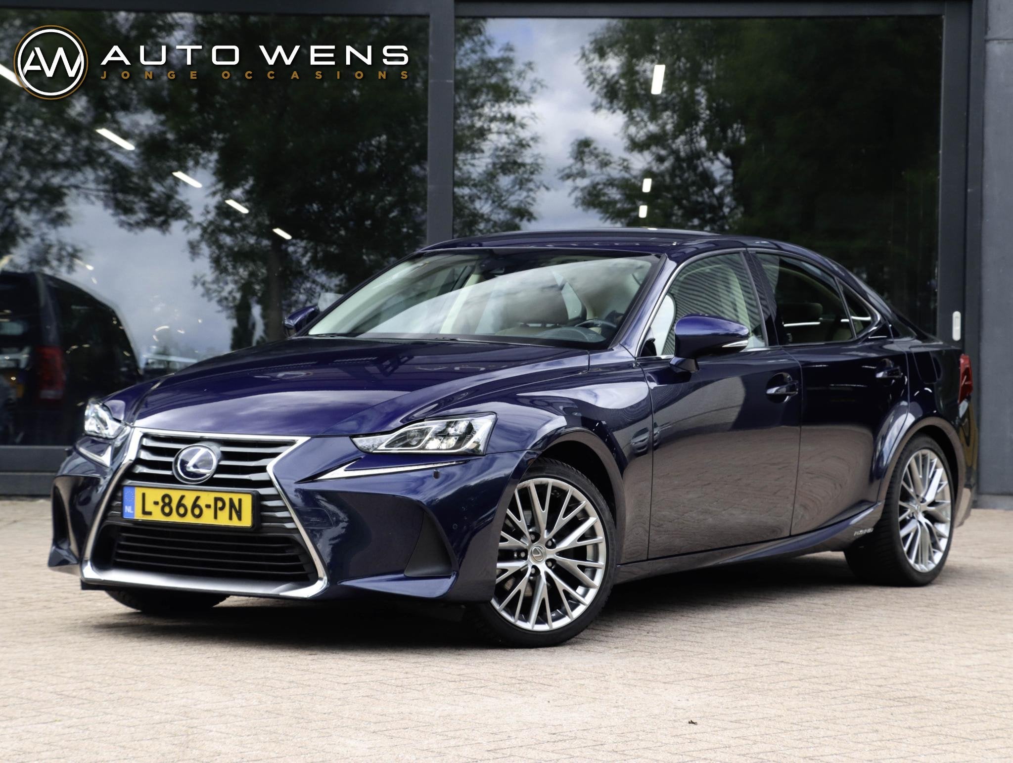 Lexus IS 300h Hybrid Luxury Line | Mark Levinson | Stoelkoel, Auto's, Lexus, Automaat, Achterwielaandrijving, Gebruikt, Blauw