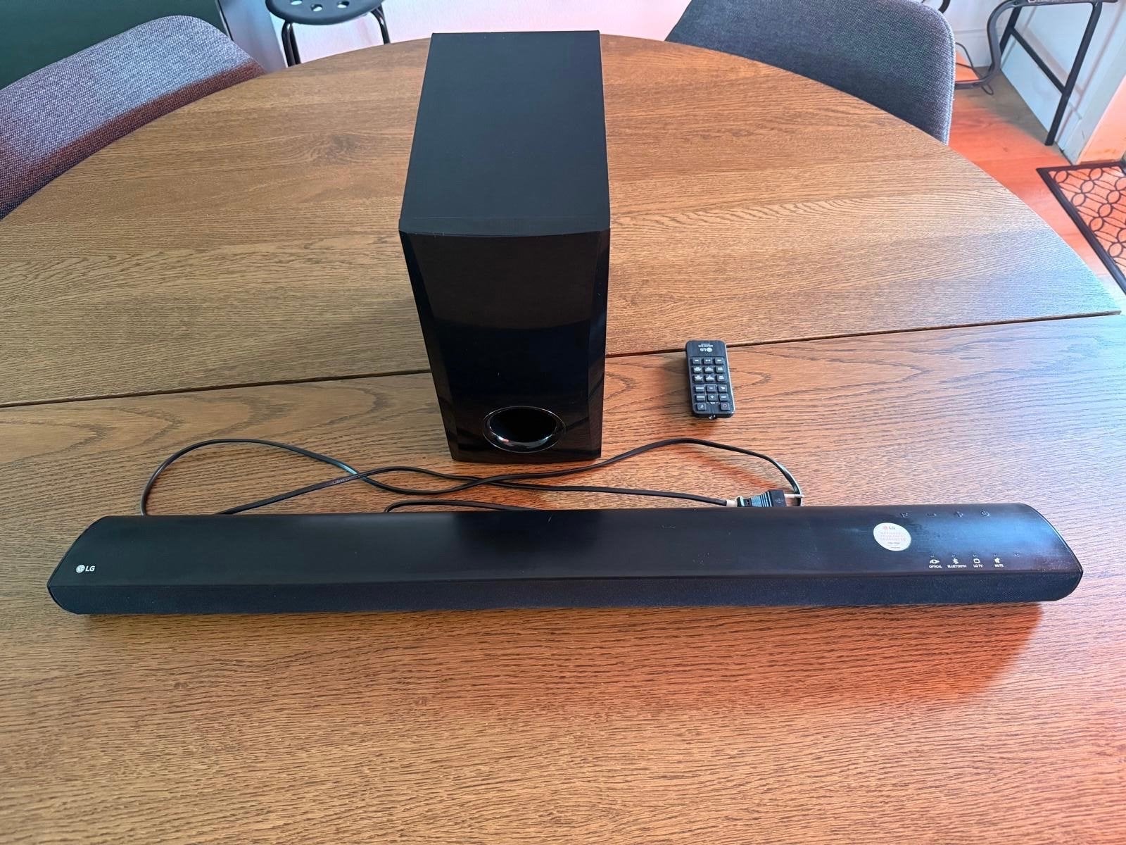 LG Soundbar met Subwoofer, Ophalen of Verzenden, Bluetooth, Zo goed als nieuw